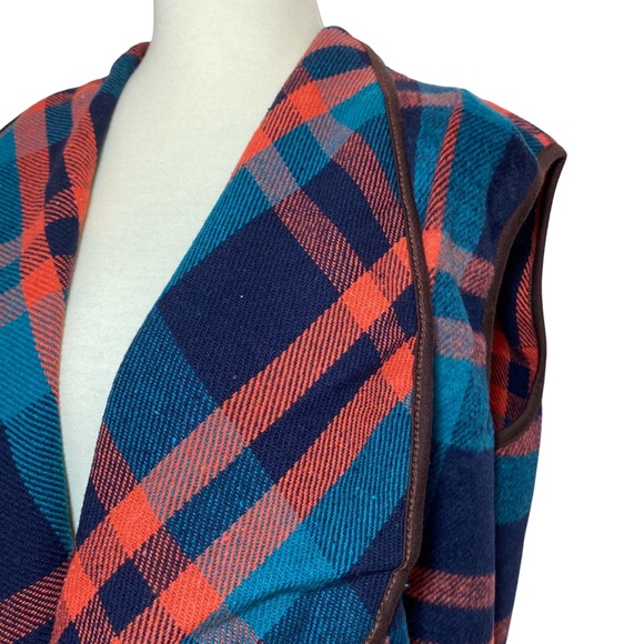 Buffalo Plaid Asymmetric Sleeveless Vest Cardigan - Picture 13 of 16